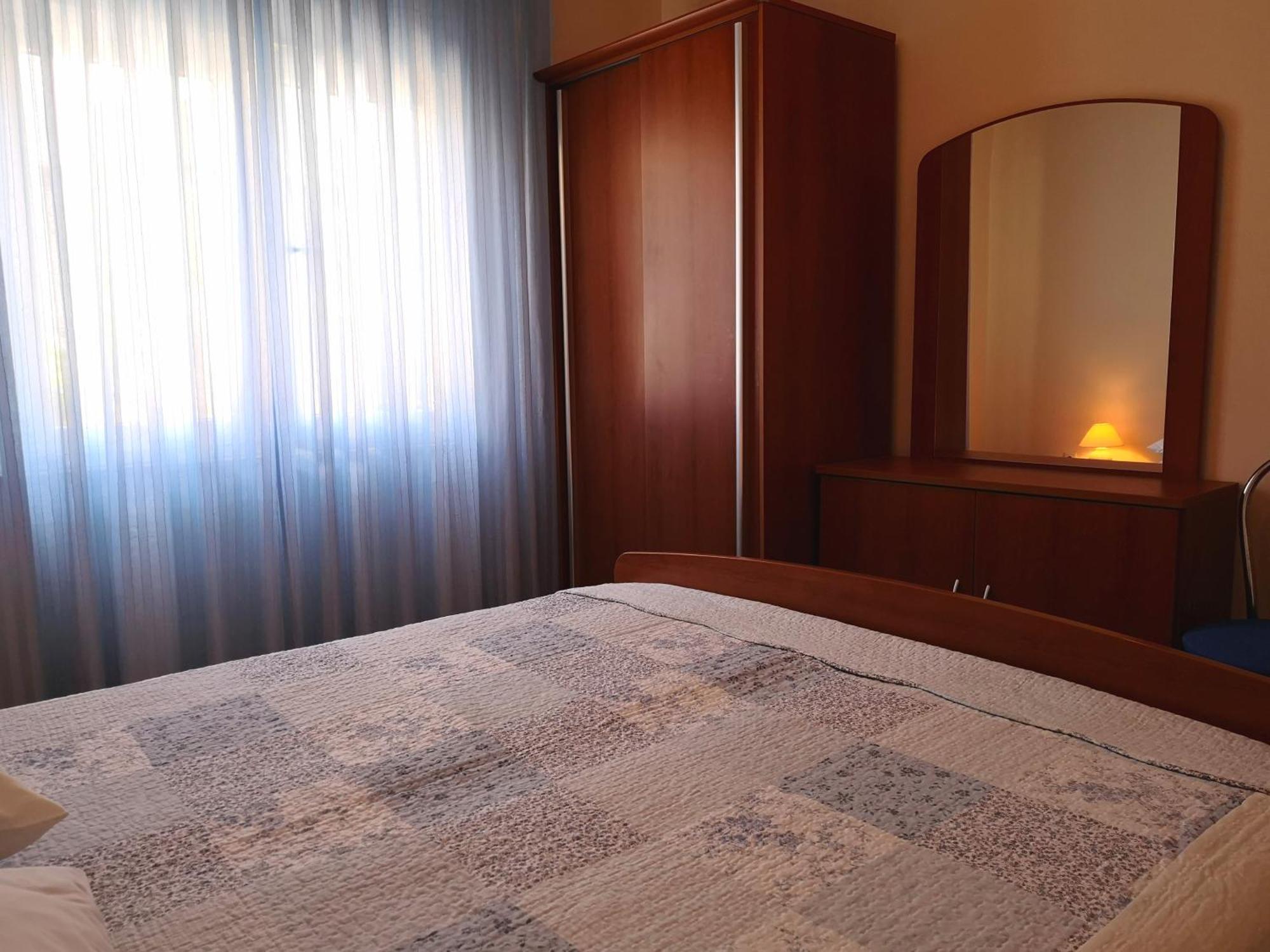 Apartments With A Swimming Pool Banjol, Rab - 11382 Номер фото