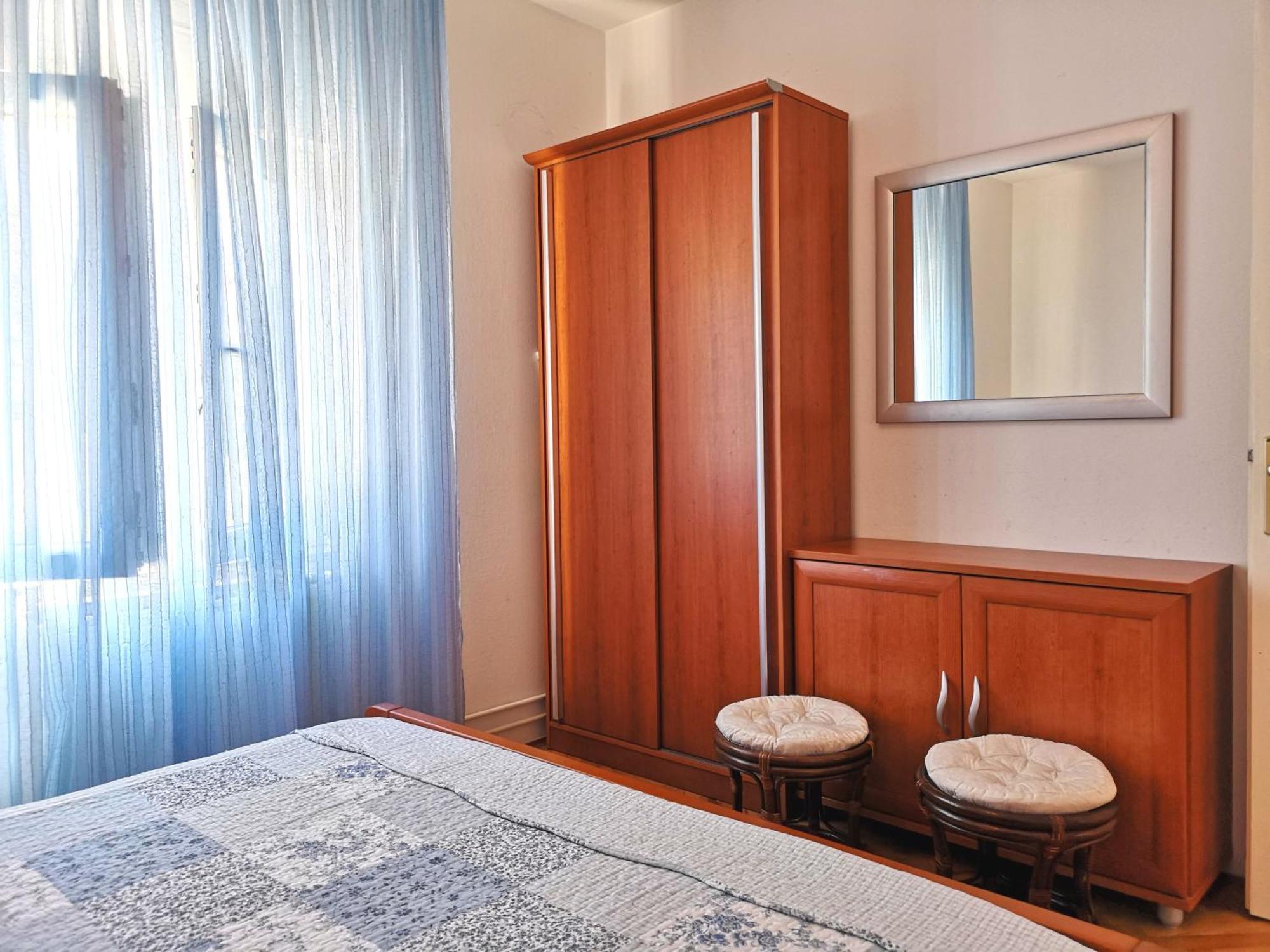 Apartments With A Swimming Pool Banjol, Rab - 11382 Номер фото